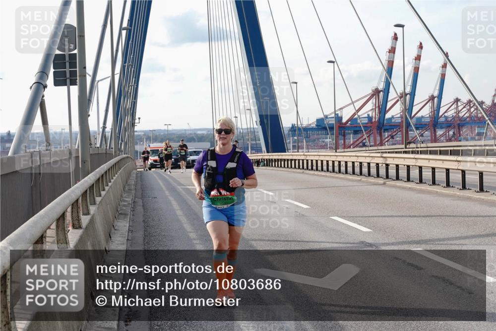 03.10.2026 - Köhlbrandbrückenlauf Michael Burmester http://msf.ph/oto/10803686 03.10.2026 16:15:30 Position 2 19531 meine-sportfotos.de