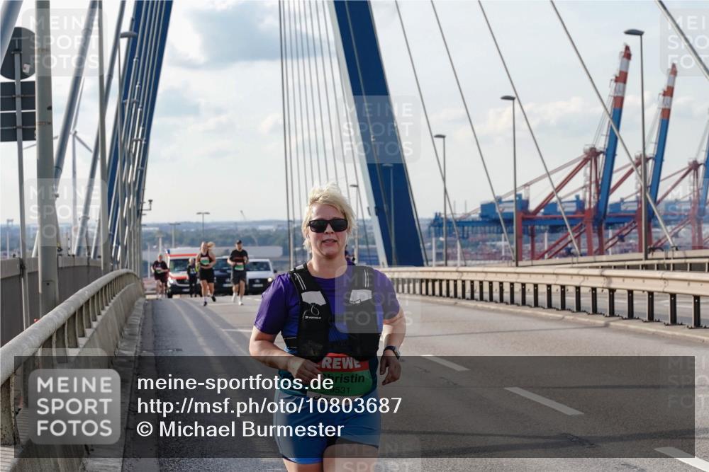 03.10.2026 - Köhlbrandbrückenlauf Michael Burmester http://msf.ph/oto/10803687 03.10.2026 16:15:31 Position 2 9531 meine-sportfotos.de