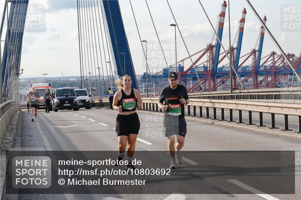 03.10.2026 - Köhlbrandbrückenlauf Michael Burmester http://msf.ph/oto/10803692 03.10.2026 16:15:50 Position 2 7379 meine-sportfotos.de