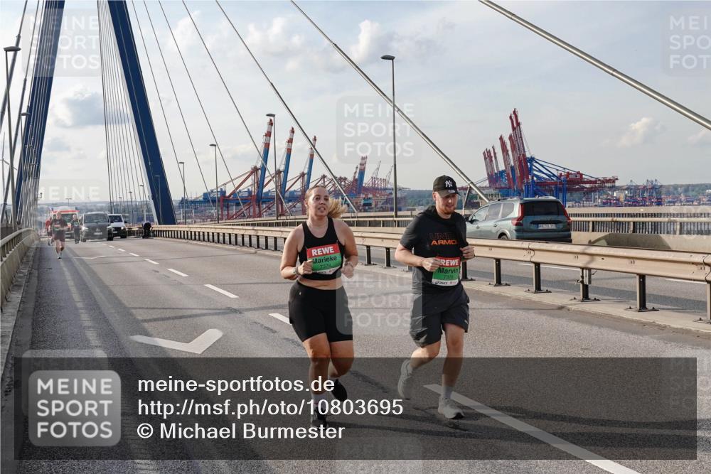 03.10.2026 - Köhlbrandbrückenlauf Michael Burmester http://msf.ph/oto/10803695 03.10.2026 16:15:54 Position 2 7378, 7379, 202, 443780, 642943, 44449, 92 meine-sportfotos.de