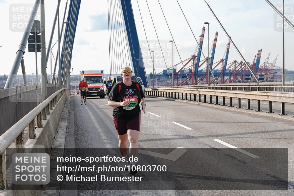 03.10.2026 - Köhlbrandbrückenlauf Michael Burmester http://msf.ph/oto/10803700 03.10.2026 16:16:08 Position 2  meine-sportfotos.de