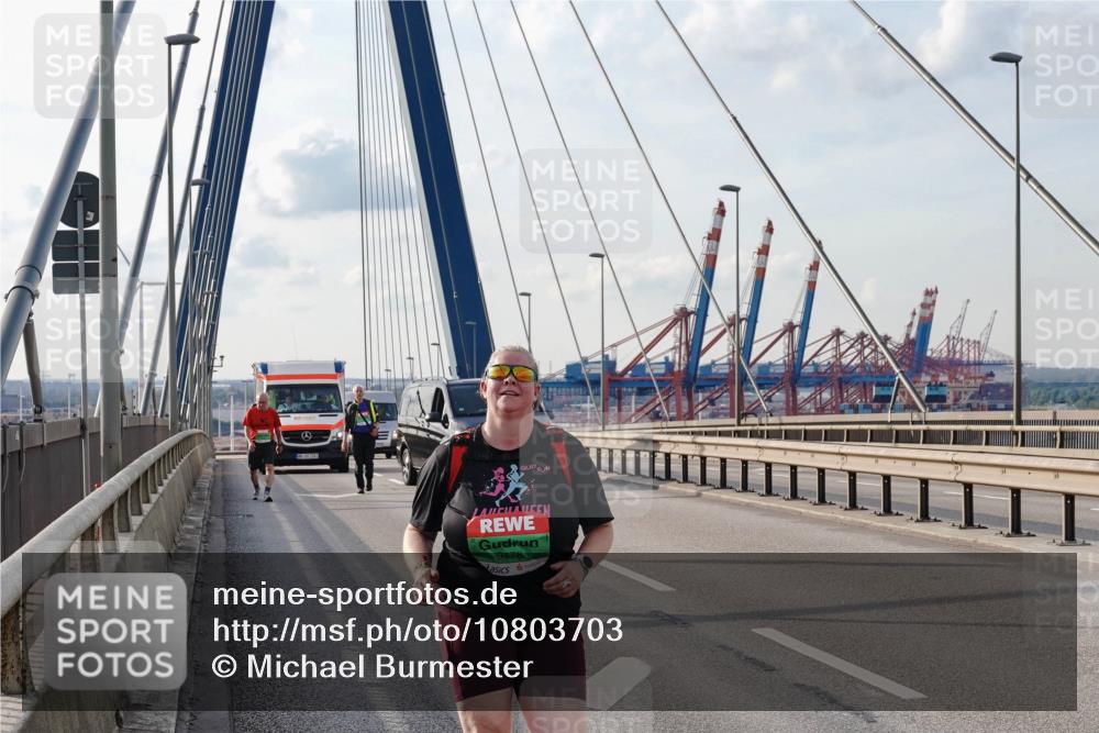 03.10.2026 - Köhlbrandbrückenlauf Michael Burmester http://msf.ph/oto/10803703 03.10.2026 16:16:10 Position 2 9478 meine-sportfotos.de