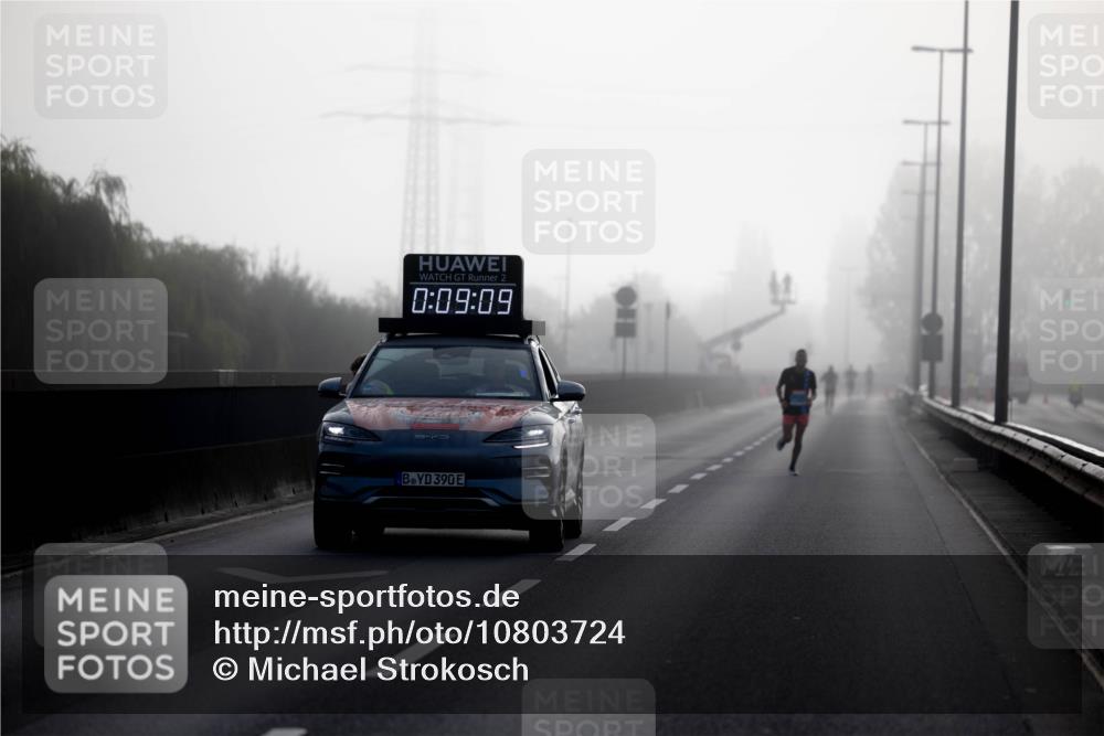 03.10.2026 - Köhlbrandbrückenlauf Michael Strokosch http://msf.ph/oto/10803724 03.10.2026 09:10:00 Position 3 2, 0, 09, 09, 390 meine-sportfotos.de