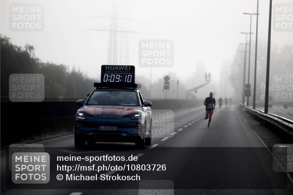 03.10.2026 - Köhlbrandbrückenlauf Michael Strokosch http://msf.ph/oto/10803726 03.10.2026 09:10:01 Position 3 2, 0, 09, 10, 390 meine-sportfotos.de