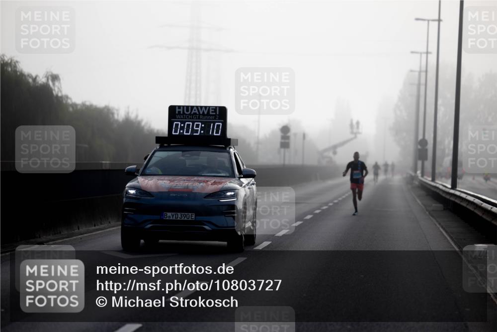 03.10.2026 - Köhlbrandbrückenlauf Michael Strokosch http://msf.ph/oto/10803727 03.10.2026 09:10:01 Position 3 2, 0, 09, 10, 390 meine-sportfotos.de