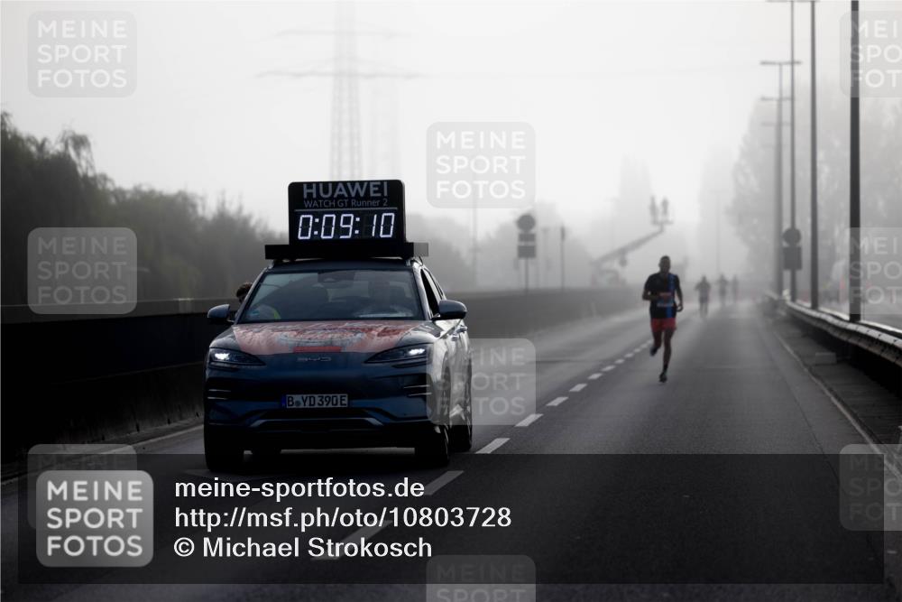 03.10.2026 - Köhlbrandbrückenlauf Michael Strokosch http://msf.ph/oto/10803728 03.10.2026 09:10:02 Position 3 2, 0, 09, 10, 390 meine-sportfotos.de