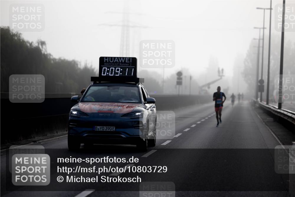 03.10.2026 - Köhlbrandbrückenlauf Michael Strokosch http://msf.ph/oto/10803729 03.10.2026 09:10:02 Position 3 2, 0, 09, 11, 390 meine-sportfotos.de