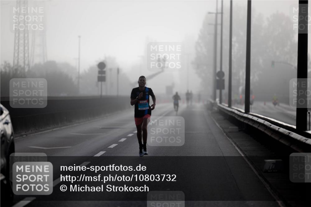 03.10.2026 - Köhlbrandbrückenlauf Michael Strokosch http://msf.ph/oto/10803732 03.10.2026 09:10:05 Position 3  meine-sportfotos.de