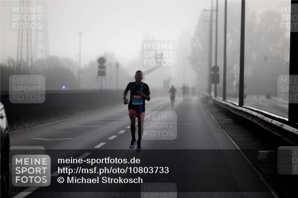 03.10.2026 - Köhlbrandbrückenlauf Michael Strokosch http://msf.ph/oto/10803733 03.10.2026 09:10:05 Position 3  meine-sportfotos.de