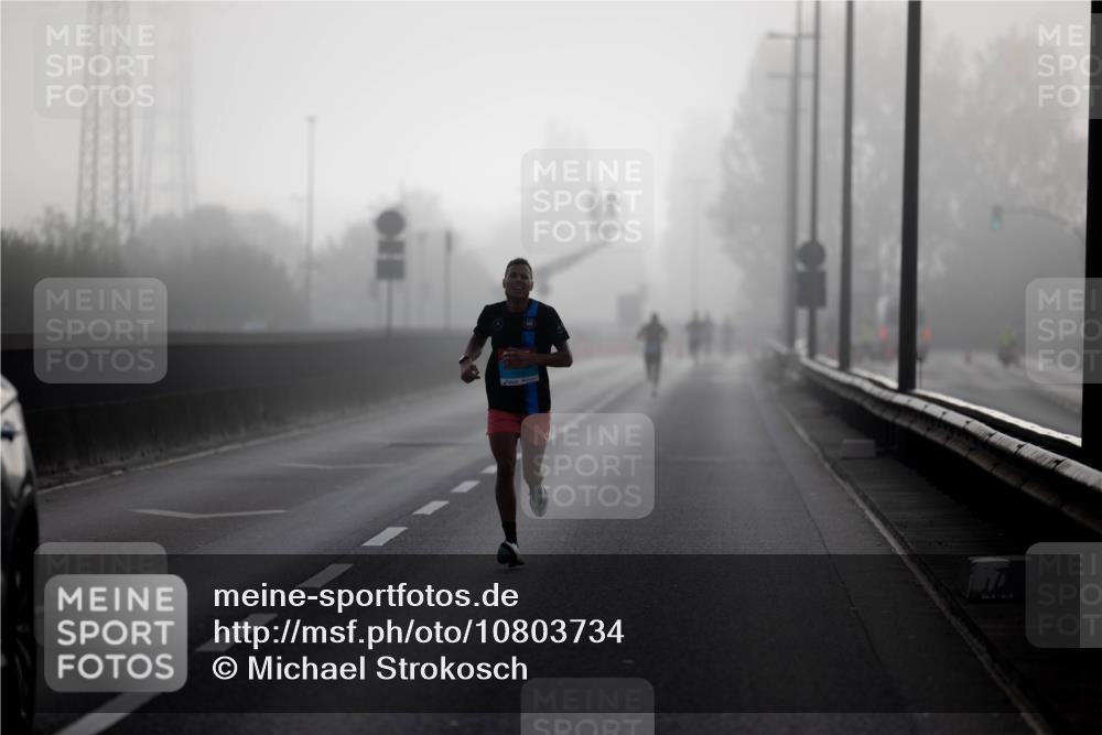 03.10.2026 - Köhlbrandbrückenlauf Michael Strokosch http://msf.ph/oto/10803734 03.10.2026 09:10:05 Position 3  meine-sportfotos.de