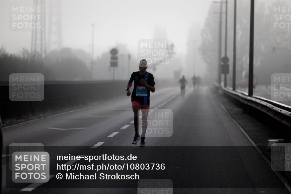 03.10.2026 - Köhlbrandbrückenlauf Michael Strokosch http://msf.ph/oto/10803736 03.10.2026 09:10:06 Position 3  meine-sportfotos.de