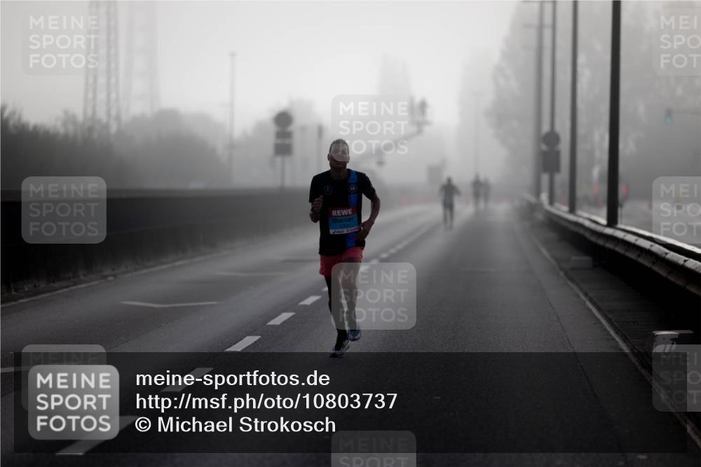 03.10.2026 - Köhlbrandbrückenlauf Michael Strokosch http://msf.ph/oto/10803737 03.10.2026 09:10:06 Position 3  meine-sportfotos.de