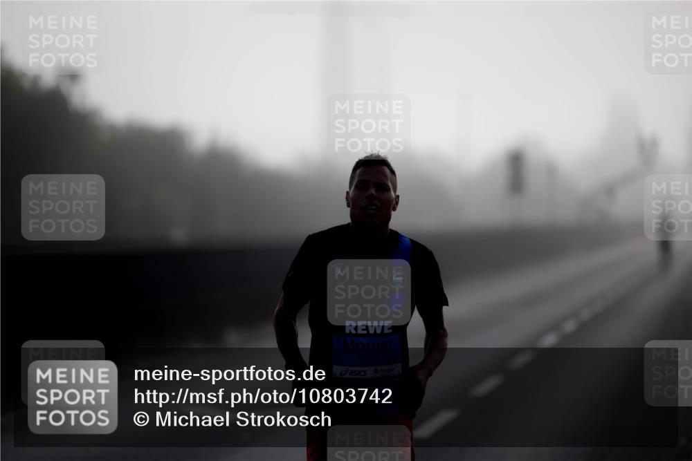 03.10.2026 - Köhlbrandbrückenlauf Michael Strokosch http://msf.ph/oto/10803742 03.10.2026 09:10:10 Position 3 1263 meine-sportfotos.de