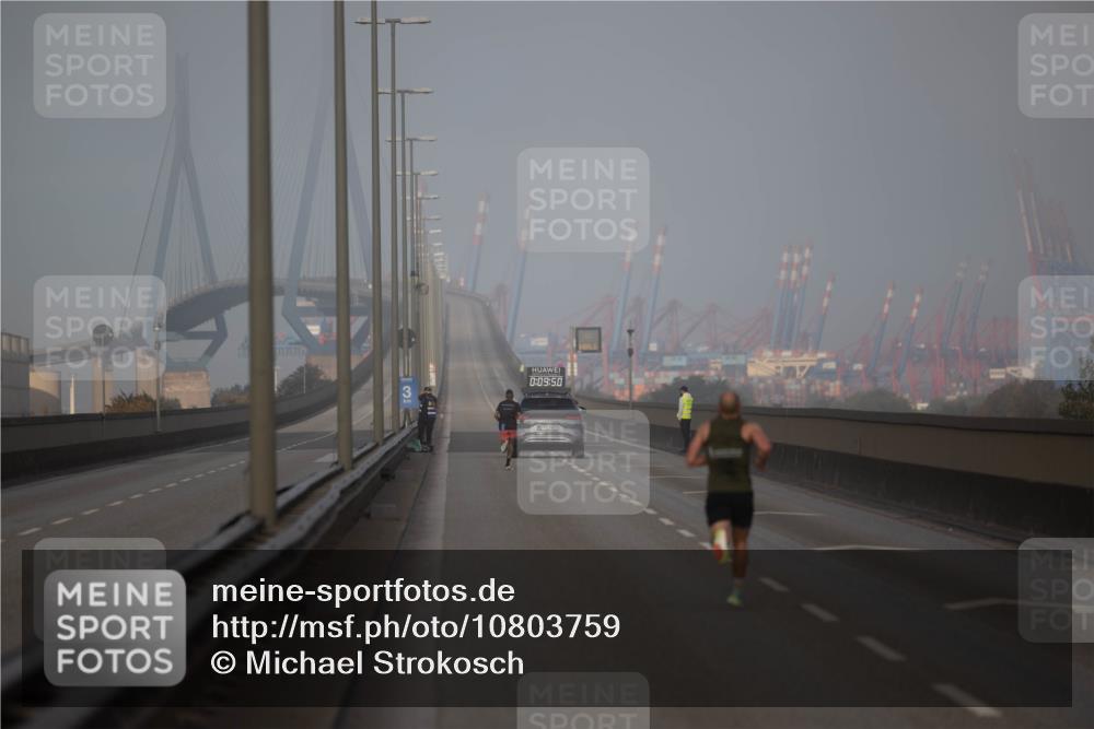 03.10.2026 - Köhlbrandbrückenlauf Michael Strokosch http://msf.ph/oto/10803759 03.10.2026 09:10:42 Position 3 0, 09, 50 meine-sportfotos.de
