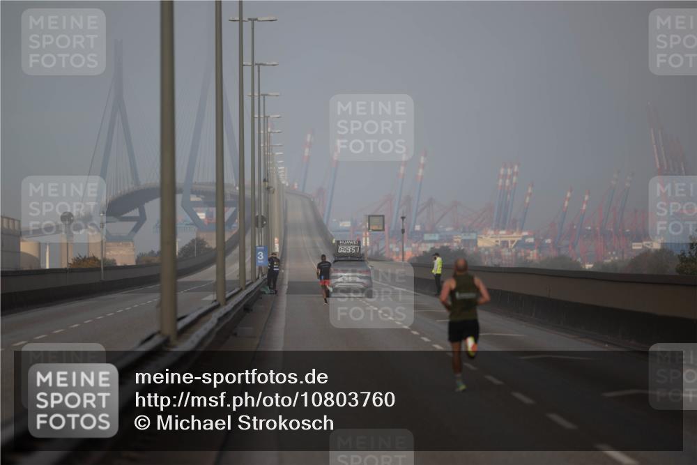 03.10.2026 - Köhlbrandbrückenlauf Michael Strokosch http://msf.ph/oto/10803760 03.10.2026 09:10:42 Position 3 15, 60, 0 meine-sportfotos.de