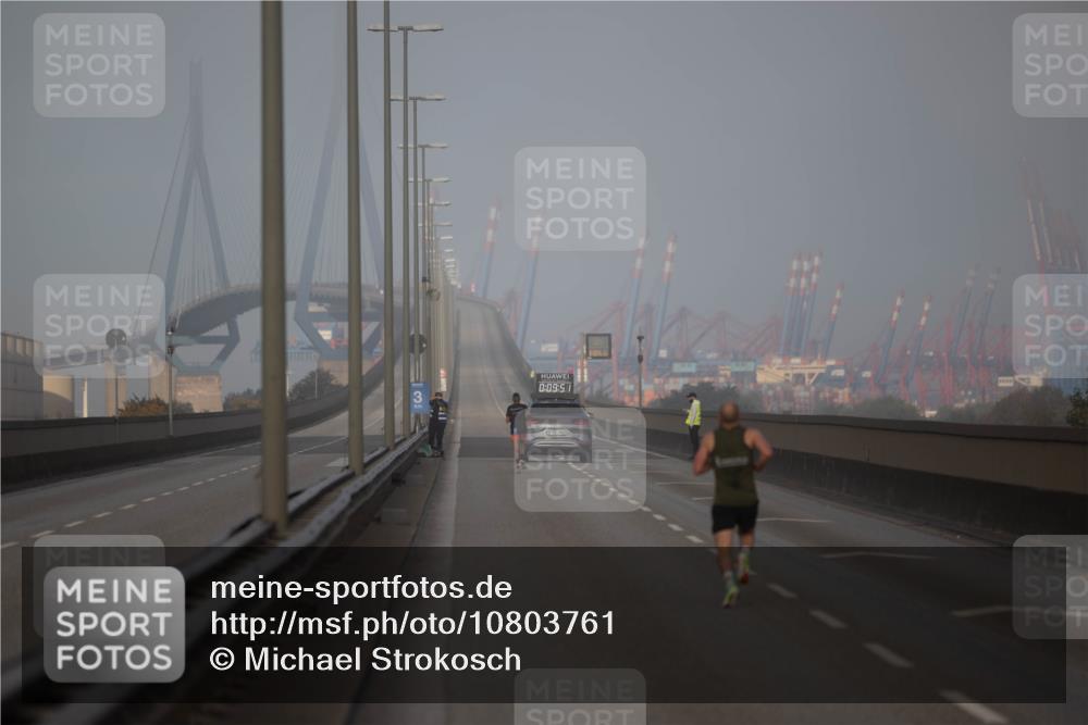 03.10.2026 - Köhlbrandbrückenlauf Michael Strokosch http://msf.ph/oto/10803761 03.10.2026 09:10:42 Position 3 0, 09, 5 meine-sportfotos.de
