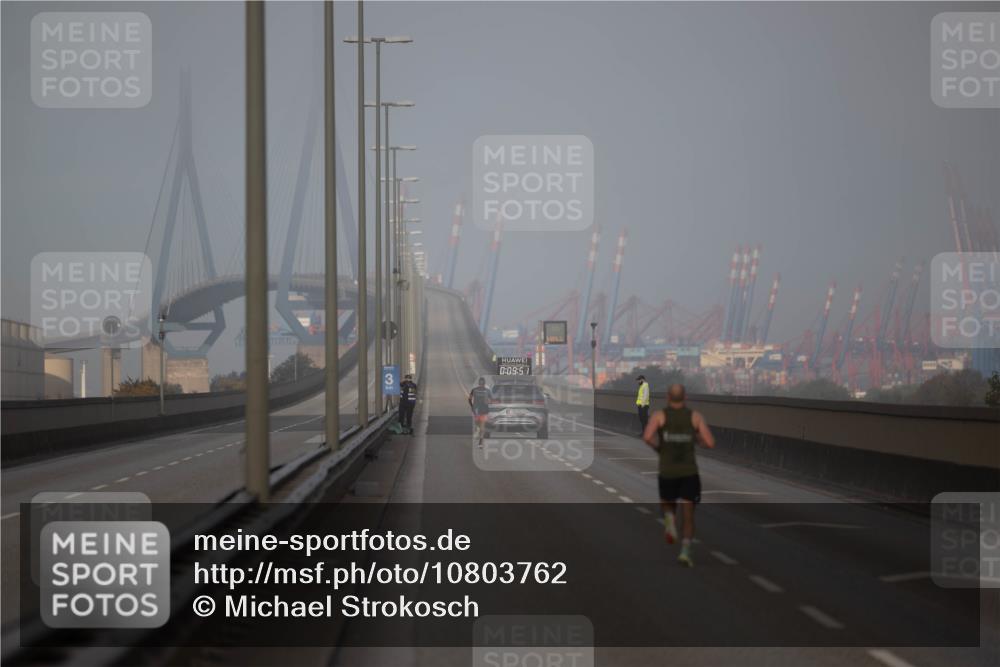 03.10.2026 - Köhlbrandbrückenlauf Michael Strokosch http://msf.ph/oto/10803762 03.10.2026 09:10:42 Position 3 15, 60, 0 meine-sportfotos.de