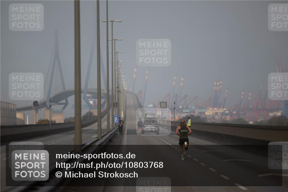 03.10.2026 - Köhlbrandbrückenlauf Michael Strokosch http://msf.ph/oto/10803768 03.10.2026 09:10:45 Position 3 0, 09, 54 meine-sportfotos.de