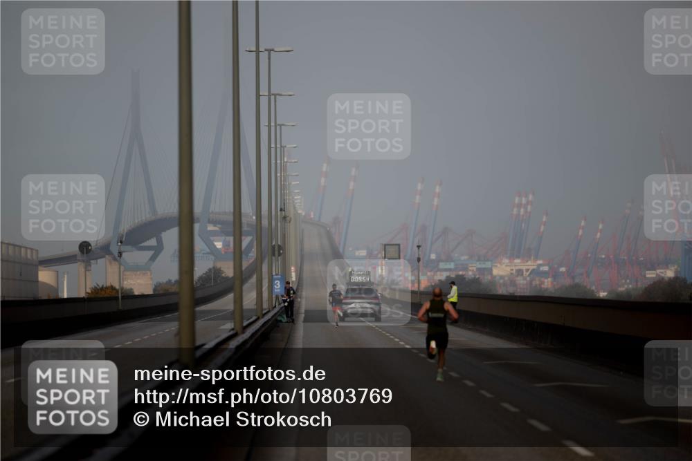 03.10.2026 - Köhlbrandbrückenlauf Michael Strokosch http://msf.ph/oto/10803769 03.10.2026 09:10:45 Position 3 0, 09, 54 meine-sportfotos.de