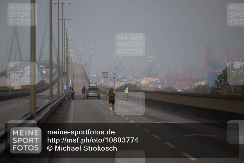 03.10.2026 - Köhlbrandbrückenlauf Michael Strokosch http://msf.ph/oto/10803774 03.10.2026 09:10:48 Position 3 0, 09, 56 meine-sportfotos.de