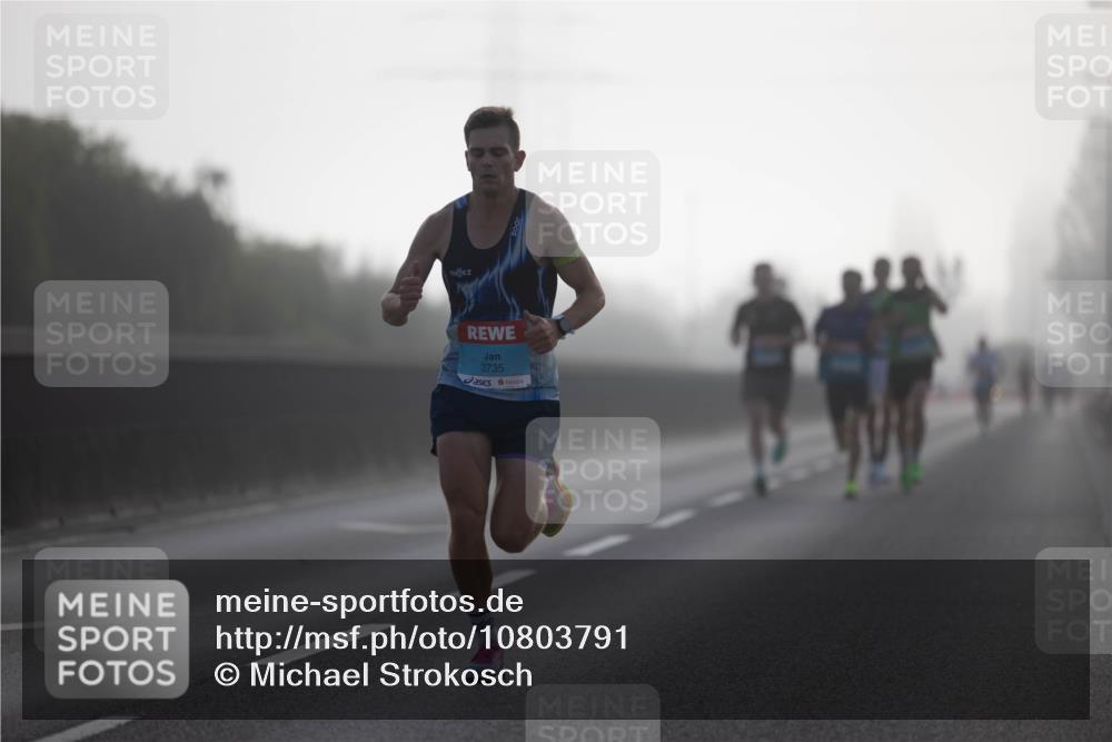 03.10.2026 - Köhlbrandbrückenlauf Michael Strokosch http://msf.ph/oto/10803791 03.10.2026 09:11:02 Position 3 3735 meine-sportfotos.de