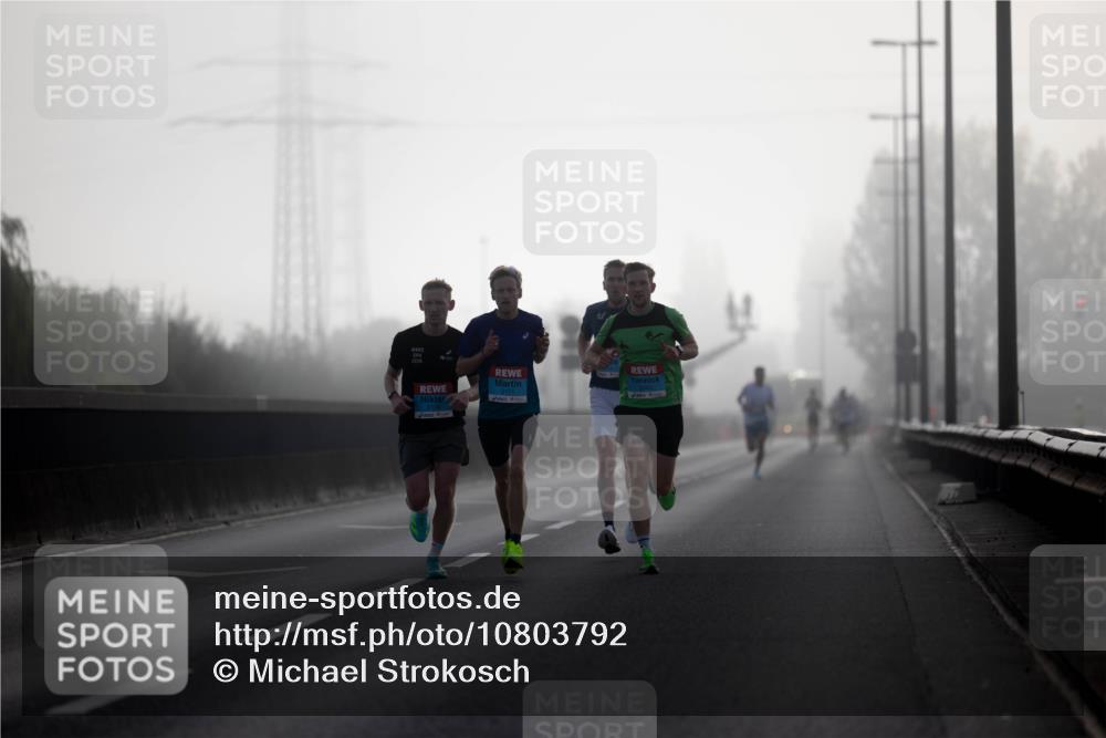 03.10.2026 - Köhlbrandbrückenlauf Michael Strokosch http://msf.ph/oto/10803792 03.10.2026 09:11:05 Position 3 2026 meine-sportfotos.de