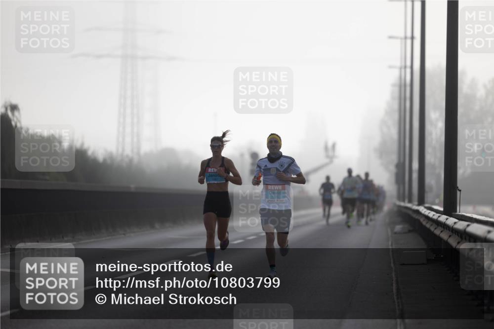 03.10.2026 - Köhlbrandbrückenlauf Michael Strokosch http://msf.ph/oto/10803799 03.10.2026 09:11:34 Position 3 1324 meine-sportfotos.de