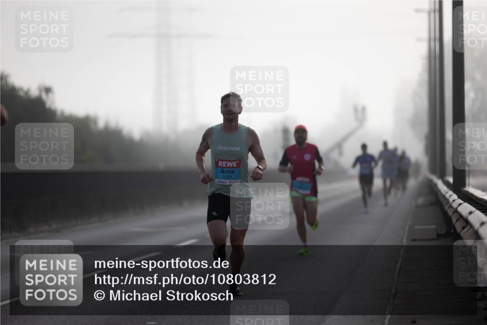 03.10.2026 - Köhlbrandbrückenlauf Michael Strokosch http://msf.ph/oto/10803812 03.10.2026 09:11:54 Position 3 2109 meine-sportfotos.de