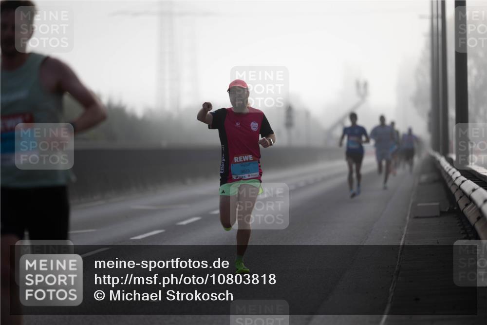 03.10.2026 - Köhlbrandbrückenlauf Michael Strokosch http://msf.ph/oto/10803818 03.10.2026 09:11:57 Position 3 3823 meine-sportfotos.de