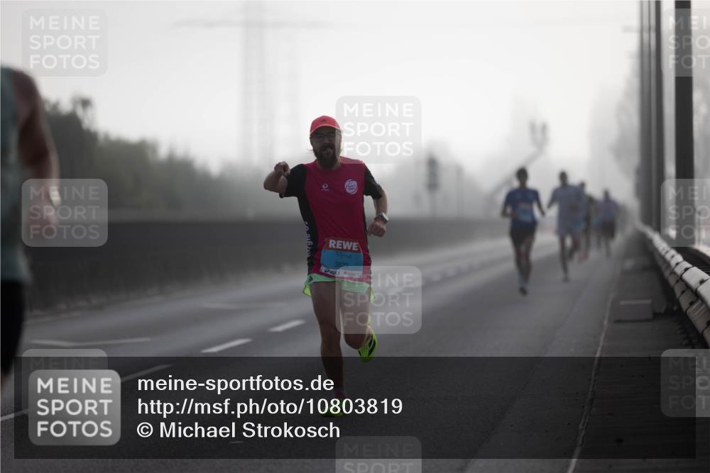 03.10.2026 - Köhlbrandbrückenlauf Michael Strokosch http://msf.ph/oto/10803819 03.10.2026 09:11:57 Position 3 3823 meine-sportfotos.de