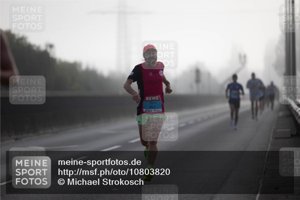 03.10.2026 - Köhlbrandbrückenlauf Michael Strokosch http://msf.ph/oto/10803820 03.10.2026 09:11:57 Position 3 3823 meine-sportfotos.de