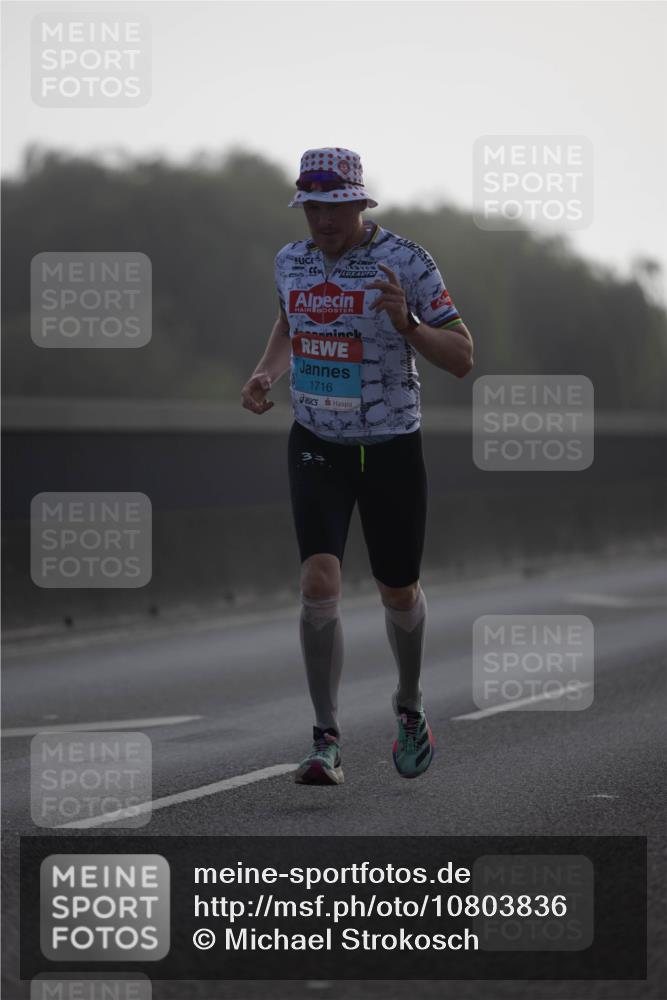 03.10.2026 - Köhlbrandbrückenlauf Michael Strokosch http://msf.ph/oto/10803836 03.10.2026 09:12:17 Position 3 1716 meine-sportfotos.de