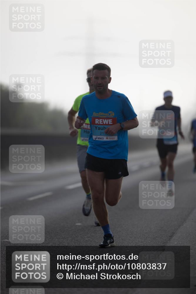 03.10.2026 - Köhlbrandbrückenlauf Michael Strokosch http://msf.ph/oto/10803837 03.10.2026 09:12:23 Position 3 4, 211 meine-sportfotos.de