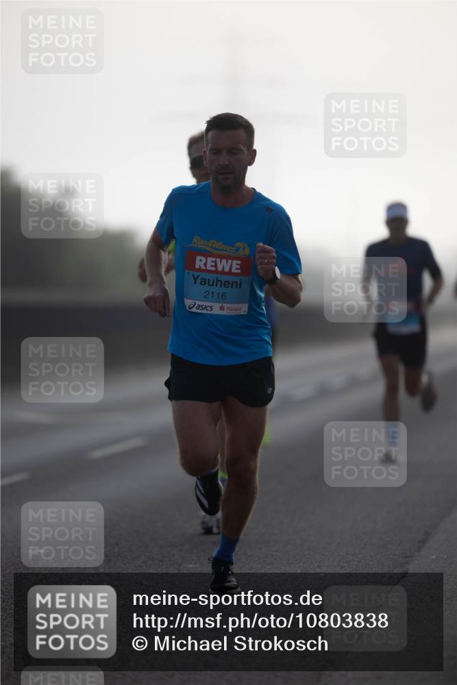 03.10.2026 - Köhlbrandbrückenlauf Michael Strokosch http://msf.ph/oto/10803838 03.10.2026 09:12:23 Position 3 4, 2116 meine-sportfotos.de