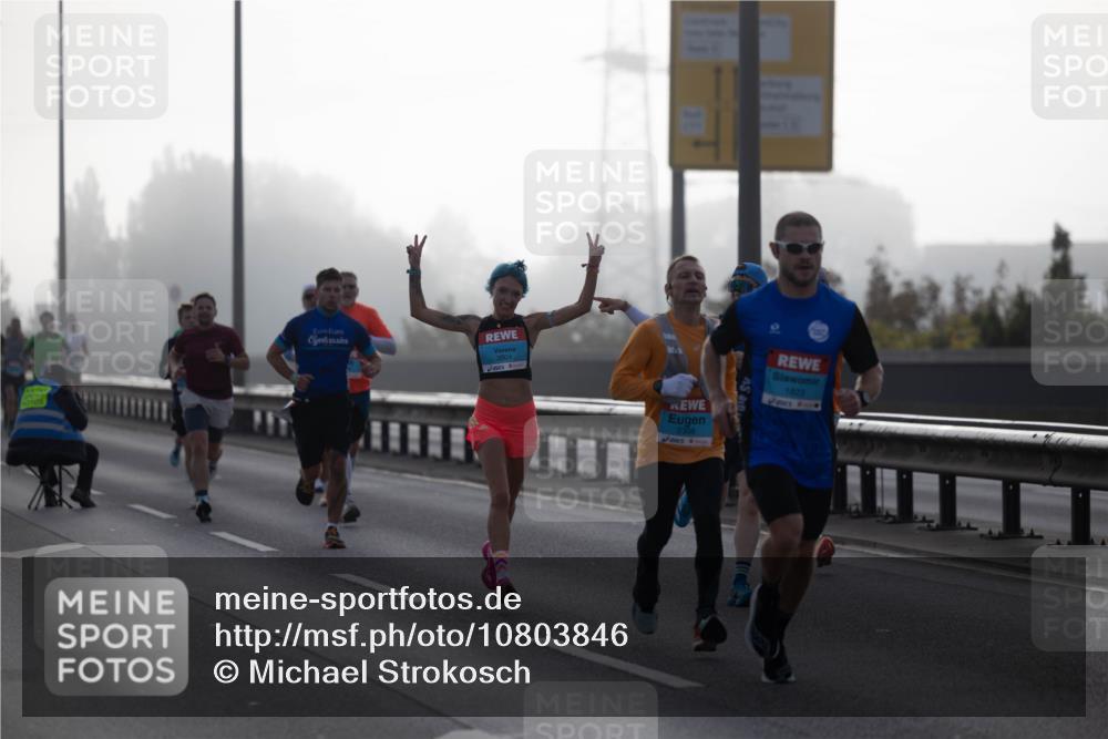 03.10.2026 - Köhlbrandbrückenlauf Michael Strokosch http://msf.ph/oto/10803846 03.10.2026 09:13:17 Position 3 2356, 1823 meine-sportfotos.de