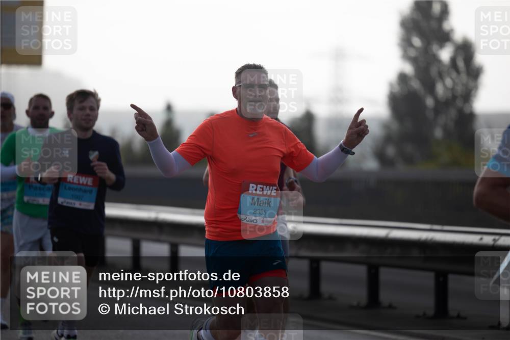 03.10.2026 - Köhlbrandbrückenlauf Michael Strokosch http://msf.ph/oto/10803858 03.10.2026 09:13:23 Position 3 1007, 2355 meine-sportfotos.de