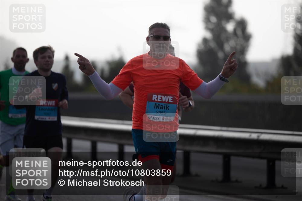 03.10.2026 - Köhlbrandbrückenlauf Michael Strokosch http://msf.ph/oto/10803859 03.10.2026 09:13:23 Position 3 1007, 2355 meine-sportfotos.de