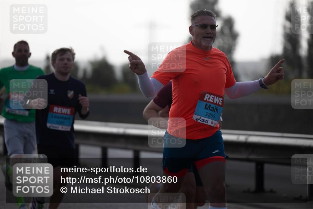 03.10.2026 - Köhlbrandbrückenlauf Michael Strokosch http://msf.ph/oto/10803860 03.10.2026 09:13:23 Position 3 1007, 2355 meine-sportfotos.de