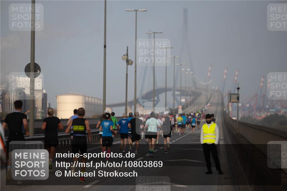 03.10.2026 - Köhlbrandbrückenlauf Michael Strokosch http://msf.ph/oto/10803869 03.10.2026 09:14:36 Position 3  meine-sportfotos.de