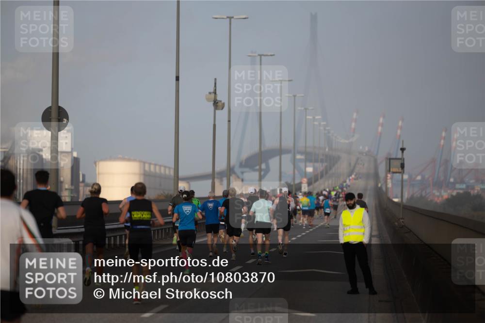 03.10.2026 - Köhlbrandbrückenlauf Michael Strokosch http://msf.ph/oto/10803870 03.10.2026 09:14:36 Position 3  meine-sportfotos.de