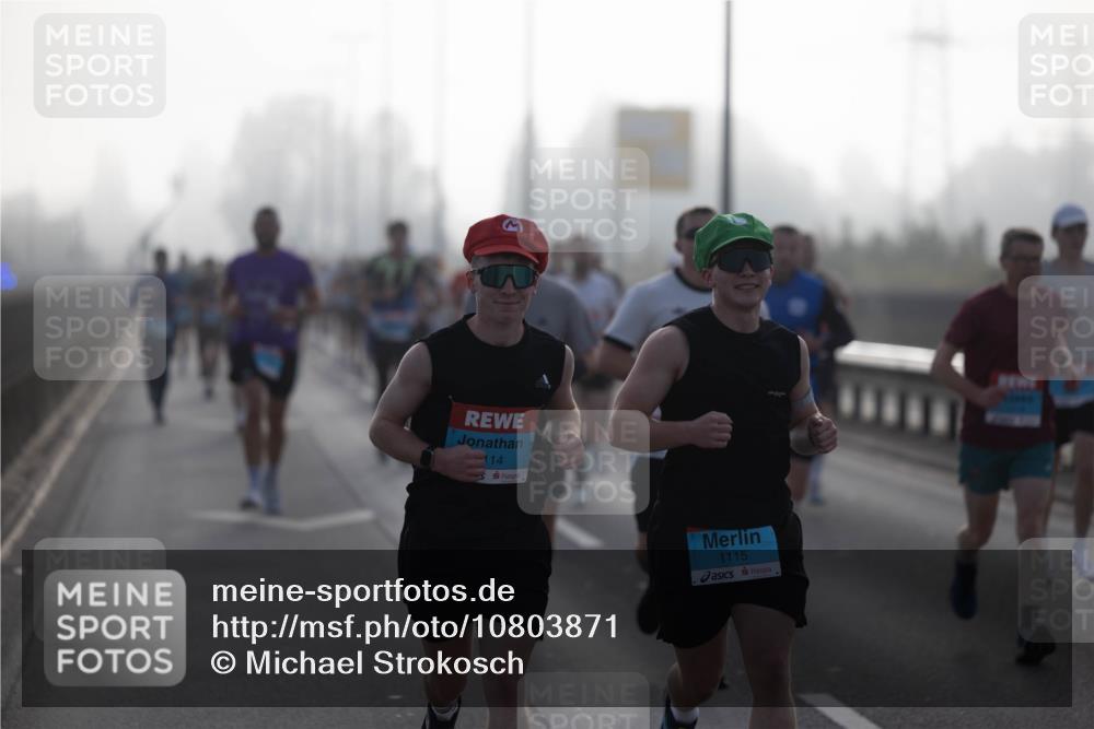 03.10.2026 - Köhlbrandbrückenlauf Michael Strokosch http://msf.ph/oto/10803871 03.10.2026 09:14:49 Position 3 114, 1115 meine-sportfotos.de