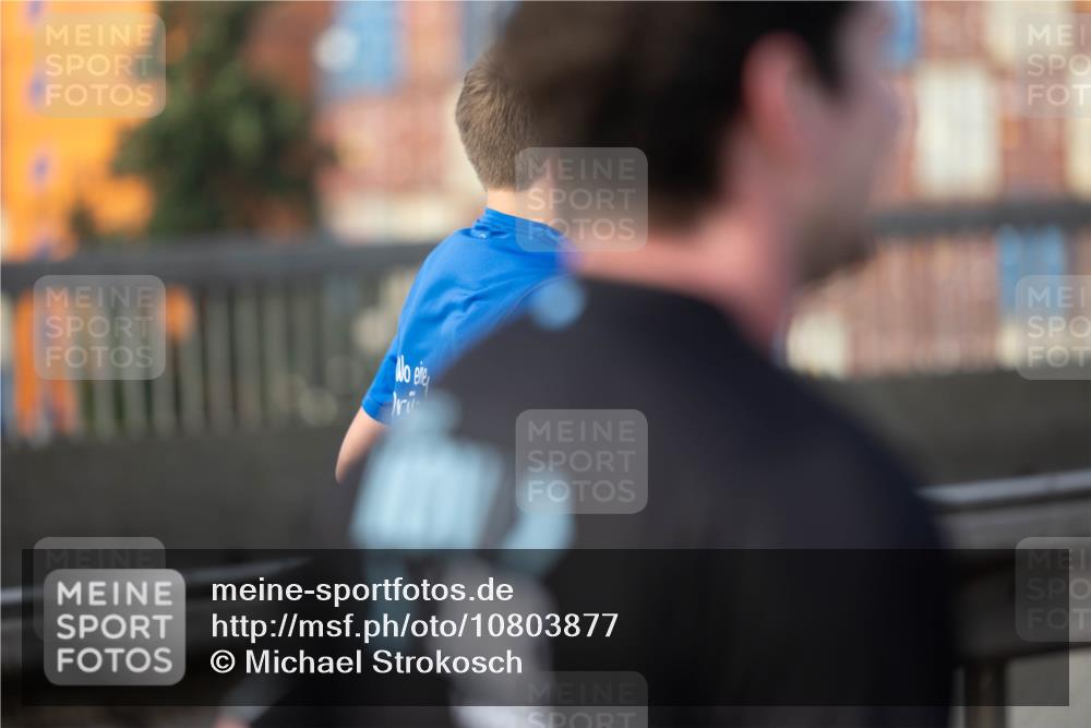 03.10.2026 - Köhlbrandbrückenlauf Michael Strokosch http://msf.ph/oto/10803877 03.10.2026 09:15:06 Position 3  meine-sportfotos.de