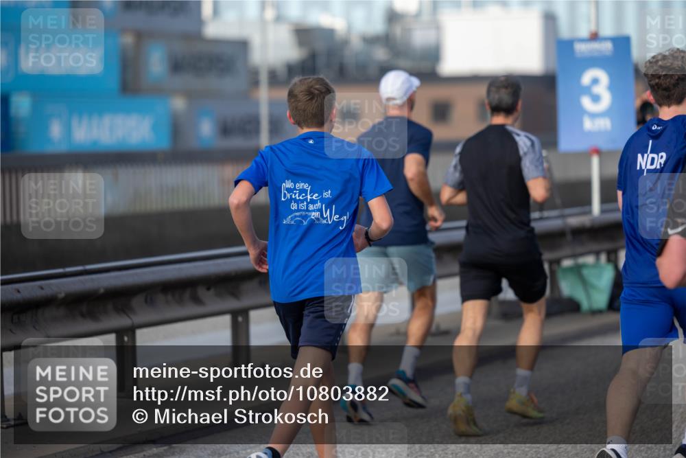 03.10.2026 - Köhlbrandbrückenlauf Michael Strokosch http://msf.ph/oto/10803882 03.10.2026 09:15:08 Position 3 3 meine-sportfotos.de