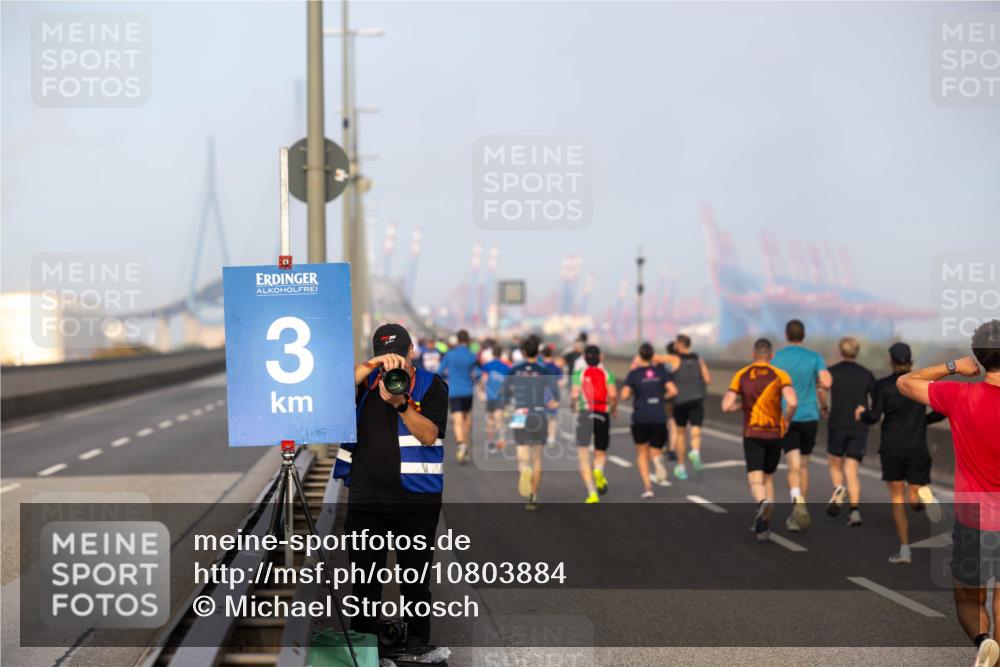 03.10.2026 - Köhlbrandbrückenlauf Michael Strokosch http://msf.ph/oto/10803884 03.10.2026 09:15:19 Position 3 3 meine-sportfotos.de
