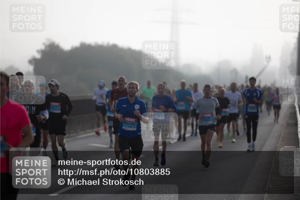 03.10.2026 - Köhlbrandbrückenlauf Michael Strokosch http://msf.ph/oto/10803885 03.10.2026 09:15:38 Position 3 1829 meine-sportfotos.de