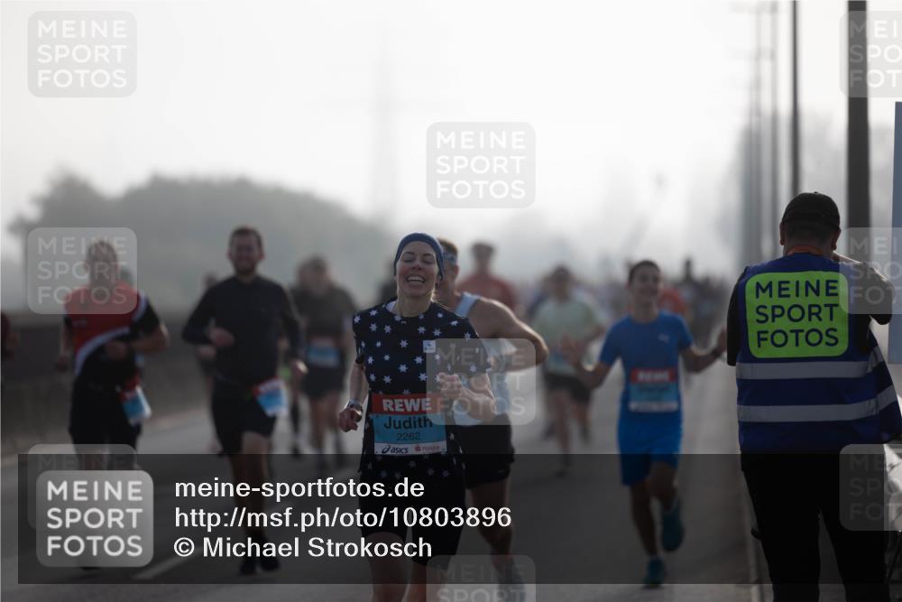 03.10.2026 - Köhlbrandbrückenlauf Michael Strokosch http://msf.ph/oto/10803896 03.10.2026 09:16:25 Position 3 2262 meine-sportfotos.de