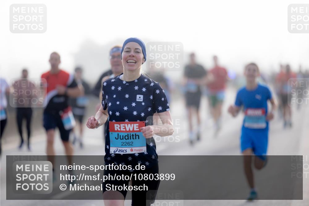 03.10.2026 - Köhlbrandbrückenlauf Michael Strokosch http://msf.ph/oto/10803899 03.10.2026 09:16:26 Position 3 2262 meine-sportfotos.de