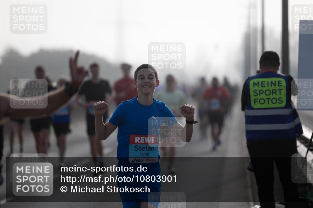 03.10.2026 - Köhlbrandbrückenlauf Michael Strokosch http://msf.ph/oto/10803901 03.10.2026 09:16:28 Position 3 1229 meine-sportfotos.de