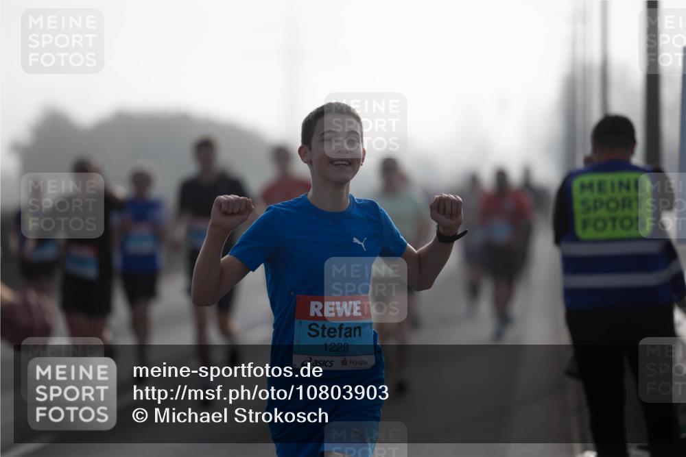 03.10.2026 - Köhlbrandbrückenlauf Michael Strokosch http://msf.ph/oto/10803903 03.10.2026 09:16:28 Position 3 1229 meine-sportfotos.de