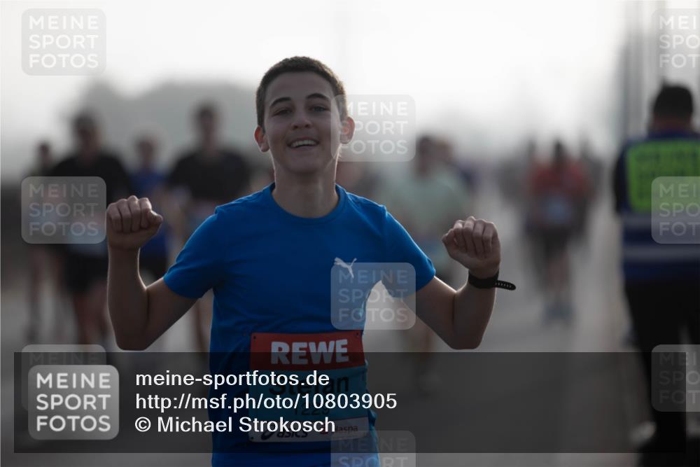 03.10.2026 - Köhlbrandbrückenlauf Michael Strokosch http://msf.ph/oto/10803905 03.10.2026 09:16:29 Position 3 1229 meine-sportfotos.de